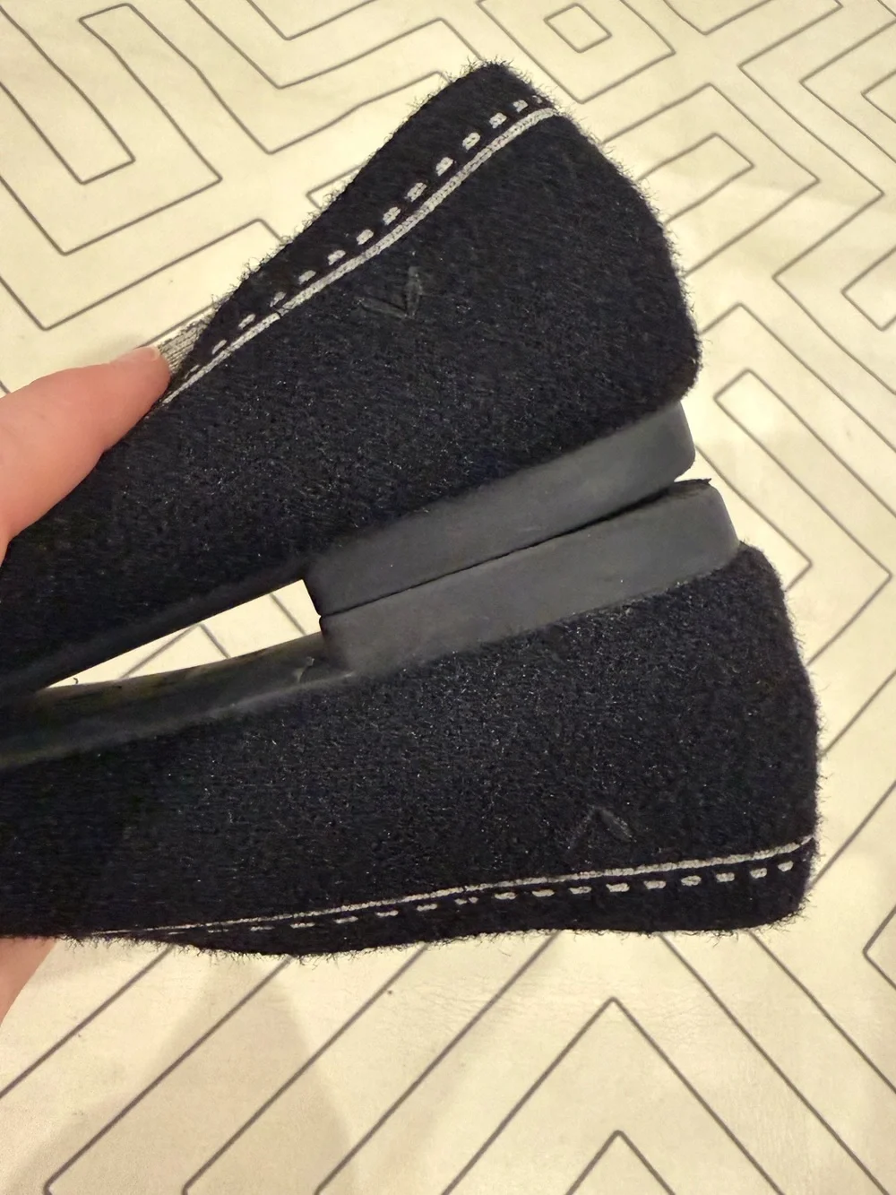Vivaia Black Printed Loafer Flats
